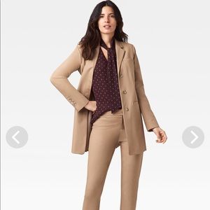 HOST PICK🎉🎊{Ecru} camel light weight jacket🍂🍁